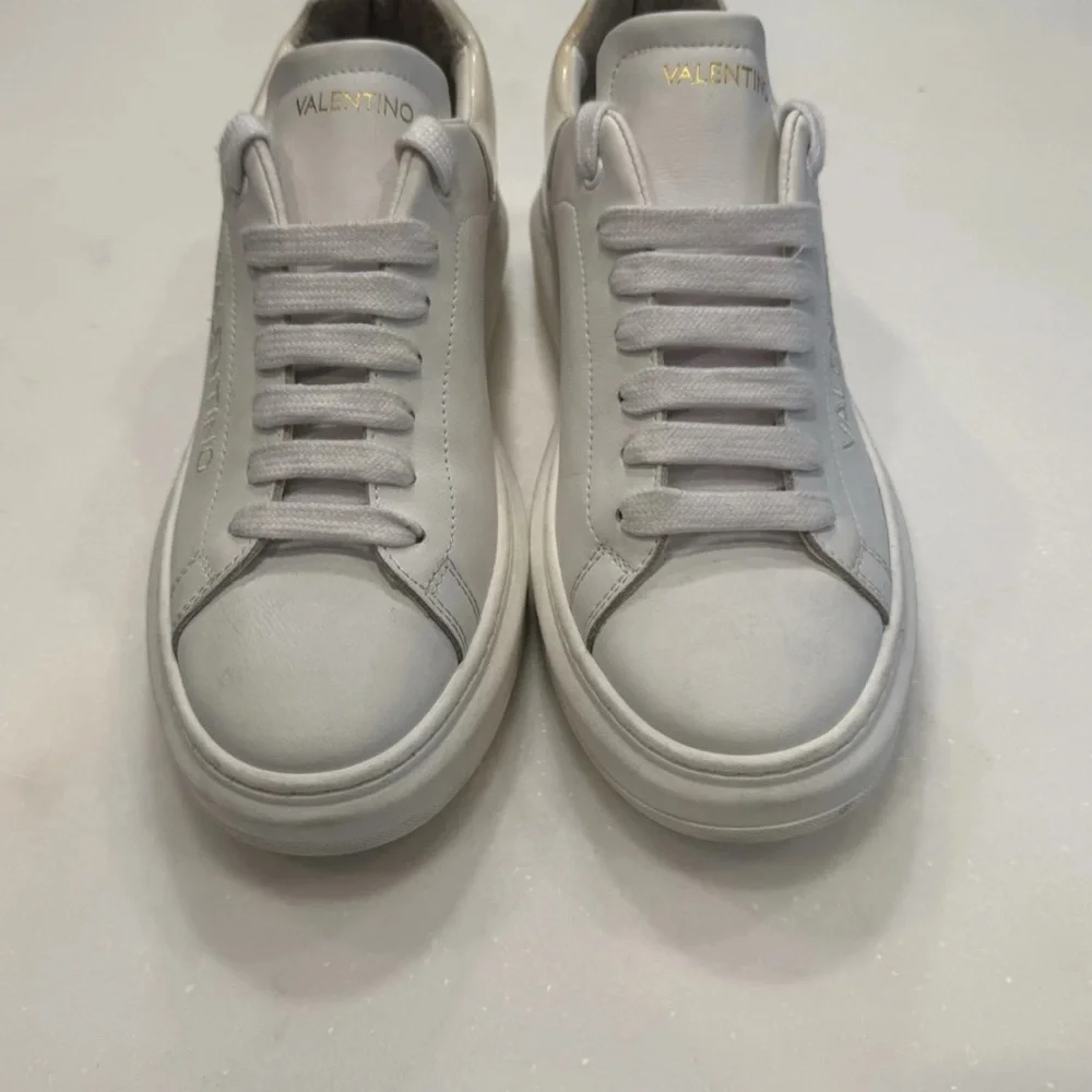 Valentino By Mario Valentino Fresia White Leather Sneaker Women's Sz 10 NEW
